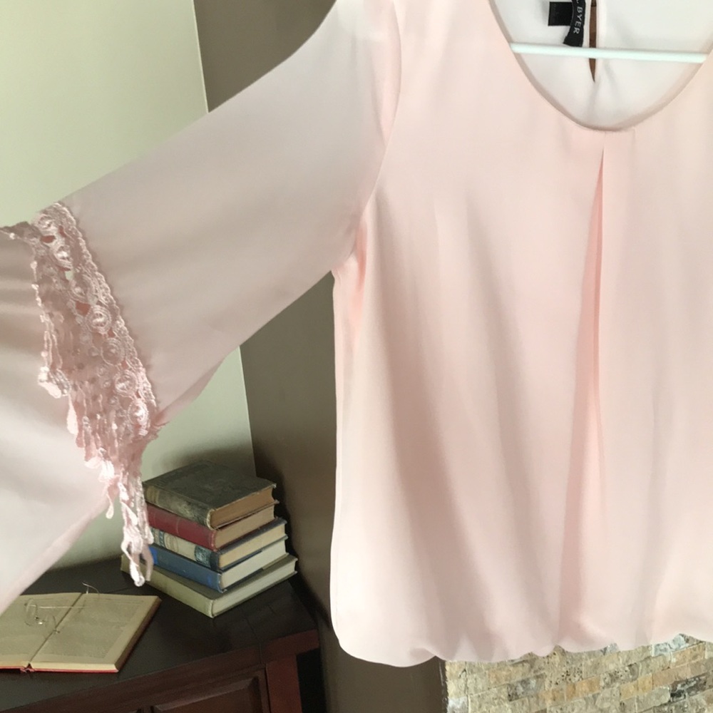 Unique blouse, like new! - Picture 2 of 4